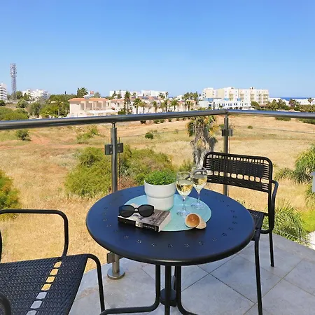 Victoria Apartment *